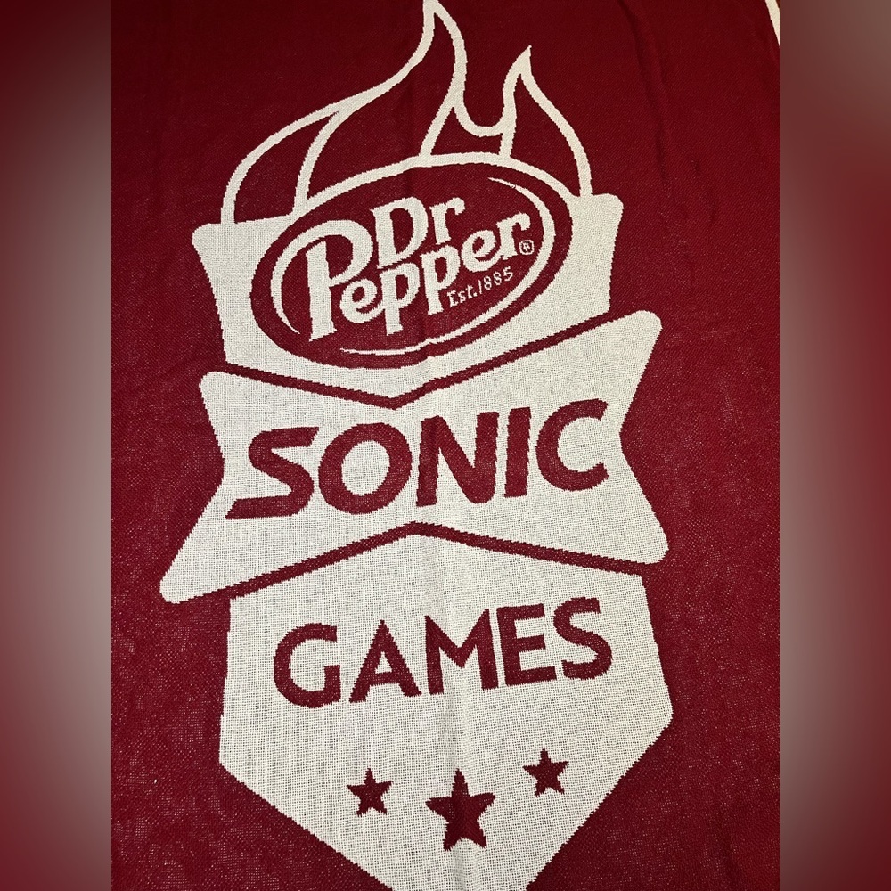 Dr. Pepper Sonic Games Promotional Woven Throw Blanket Sonic Drive In Merch - Picture 2 of 10